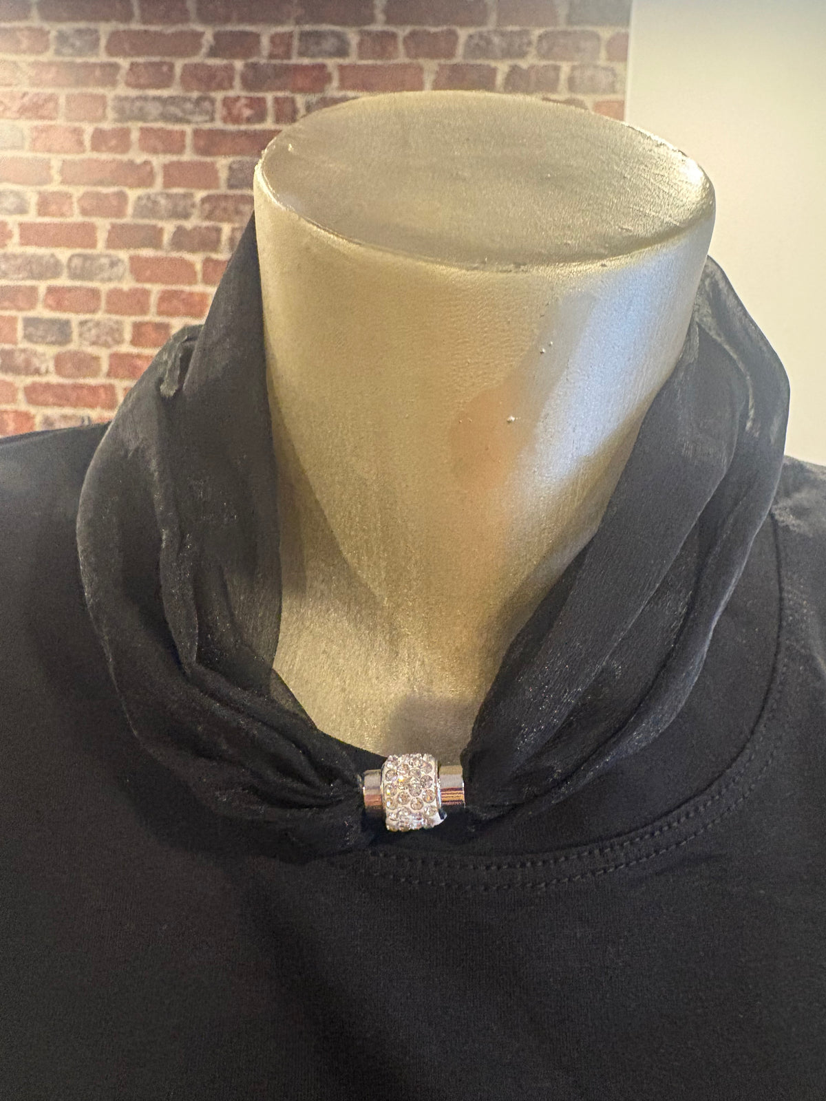 Colliers Sylvie aimanté effet foulard