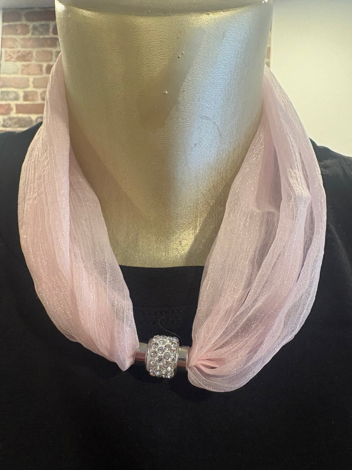 Colliers Sylvie aimanté effet foulard